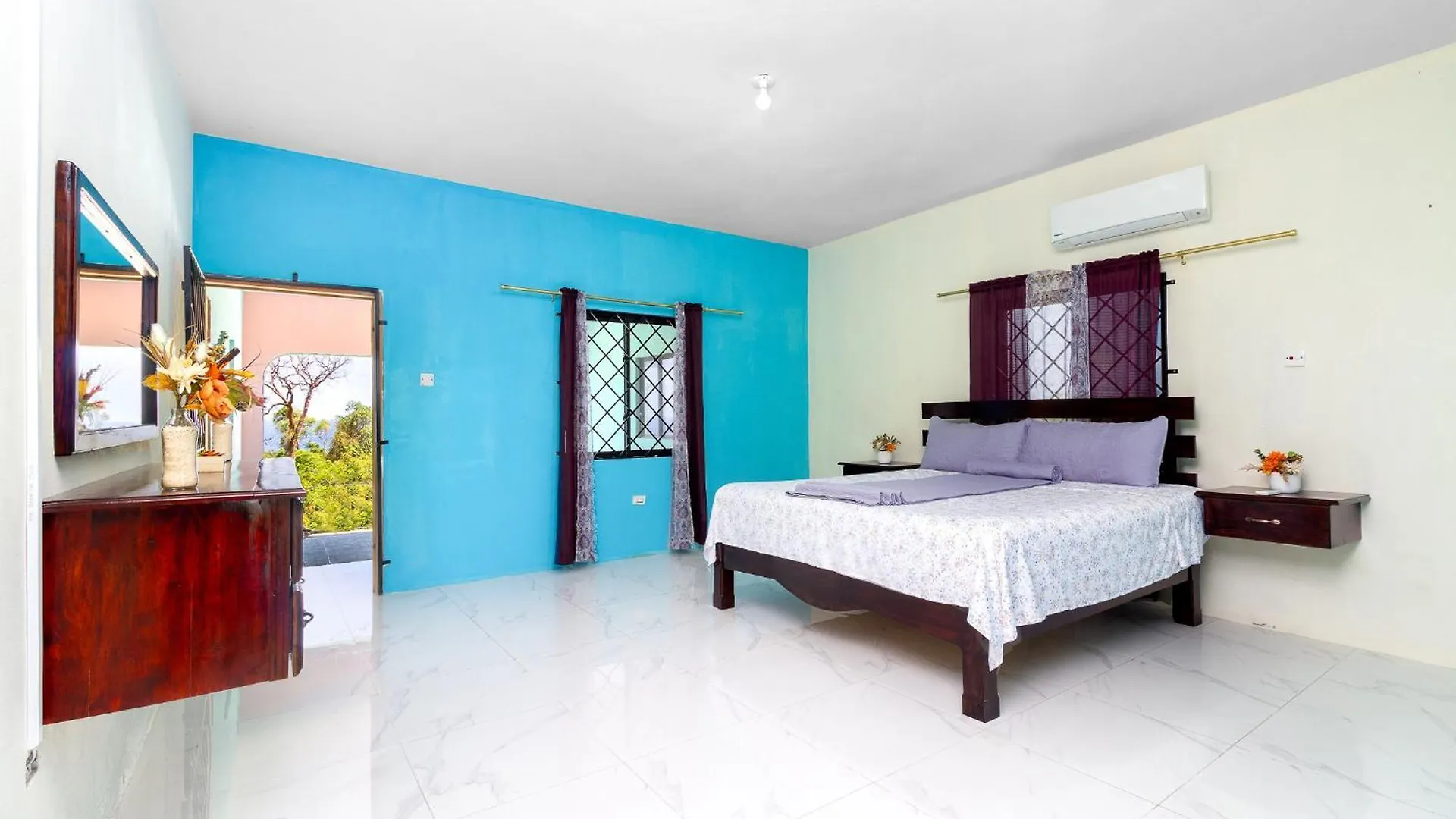 Holiday home The Vista Luxury Home Runaway Bay