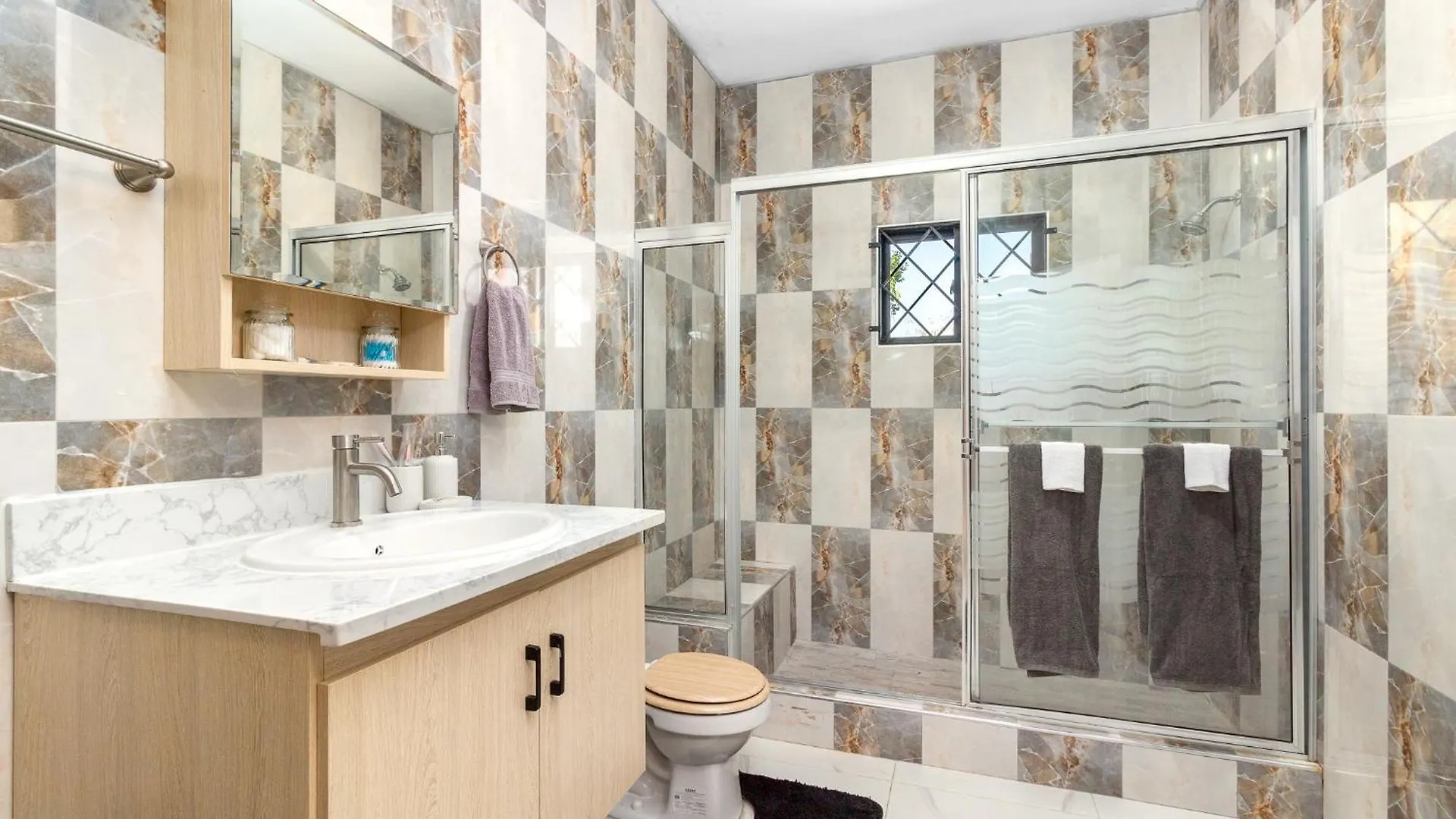 The Vista Luxury Home Runaway Bay Holiday home